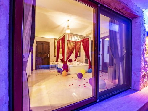  gece  -  Kasım
  | Kalkan İslamlar Balayı Villası: Taş ve Ahşabın Romantik Uyumu